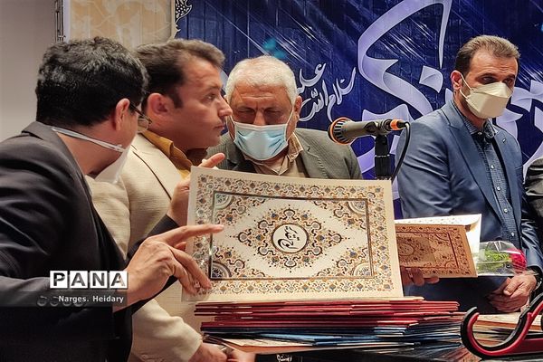 آیین تجلیل از مدافعان سلامت در شهرستان امیدیه