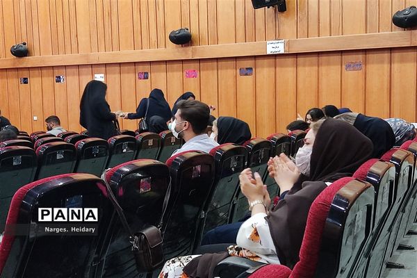 آیین تجلیل از مدافعان سلامت در شهرستان امیدیه