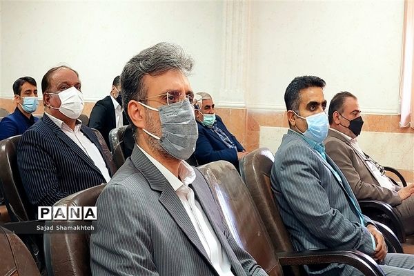 آیین تجلیل از پژوهشگران و فناوران برتر آموزش و پرورش ناحیه ۲ اهواز