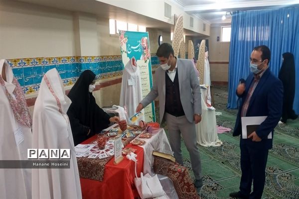 برپایی نمایشگاه چادر نماز و ملزومات جشن تکلیف در شهریار