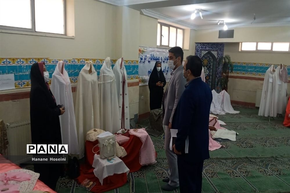 برپایی نمایشگاه چادر نماز و ملزومات جشن تکلیف در شهریار