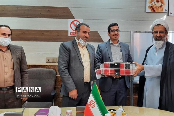 تقدیر از معاونان پرورشی ناحیه یک قم