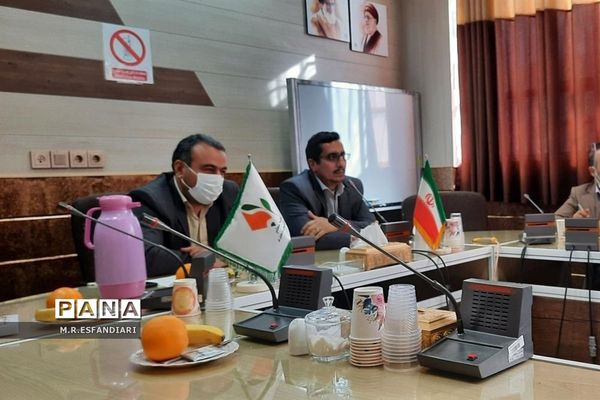 تقدیر از معاونان پرورشی ناحیه یک قم