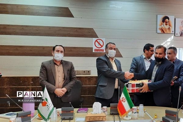 تقدیر از معاونان پرورشی ناحیه یک قم