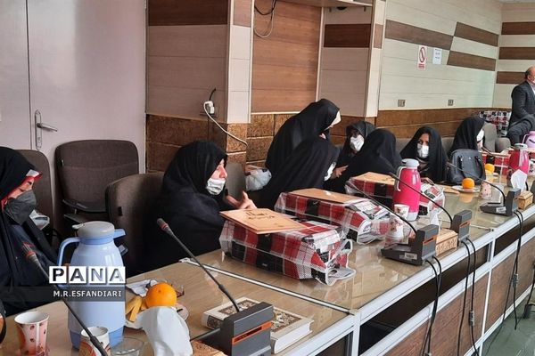 تقدیر از معاونان پرورشی ناحیه یک قم