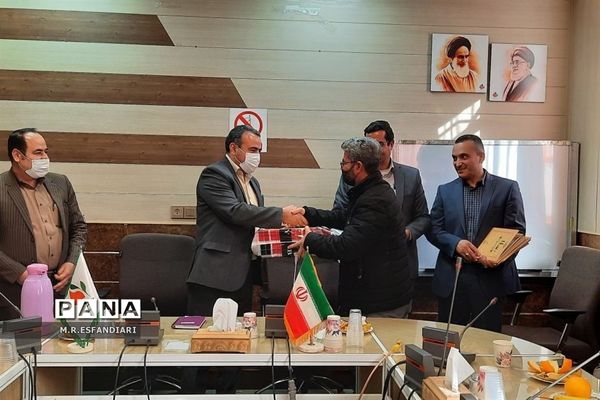 تقدیر از معاونان پرورشی ناحیه یک قم
