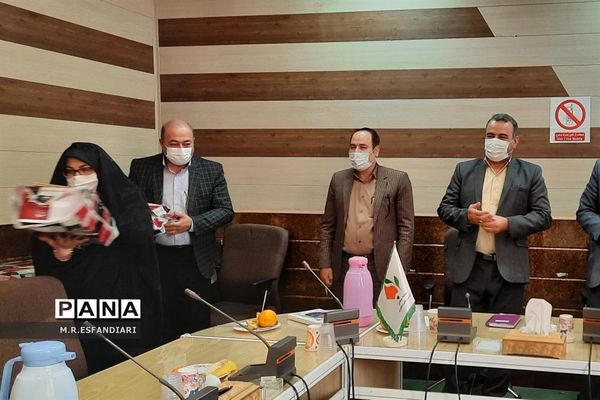 تقدیر از معاونان پرورشی ناحیه یک قم