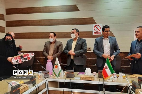 تقدیر از معاونان پرورشی ناحیه یک قم