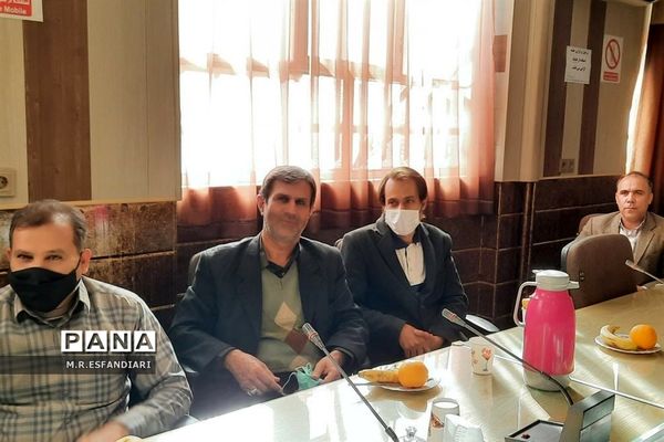 تقدیر از معاونان پرورشی ناحیه یک قم