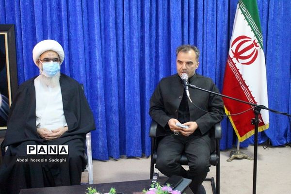 نشست مدیرکل قرآن، عترت و نماز وزارت آموزش و پرورش با نماینده ولی فقیه در استان و امام جمعه بوشهر
