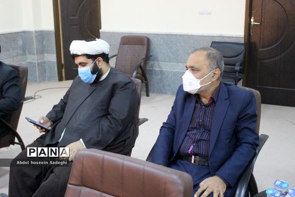 نشست مدیرکل قرآن، عترت و نماز وزارت آموزش و پرورش با نماینده ولی فقیه در استان و امام جمعه بوشهر