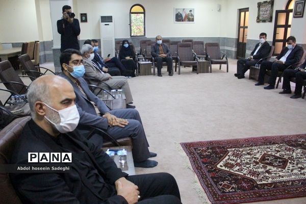 نشست مدیرکل قرآن، عترت و نماز وزارت آموزش و پرورش با نماینده ولی فقیه در استان و امام جمعه بوشهر