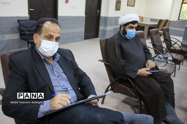 نشست مدیرکل قرآن، عترت و نماز وزارت آموزش و پرورش با نماینده ولی فقیه در استان و امام جمعه بوشهر