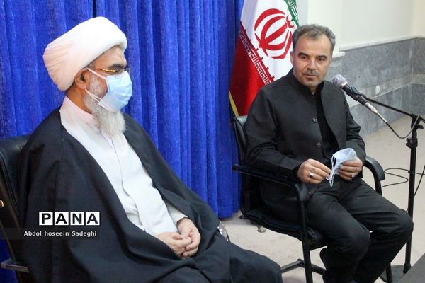نشست مدیرکل قرآن، عترت و نماز وزارت آموزش و پرورش با نماینده ولی فقیه در استان و امام جمعه بوشهر