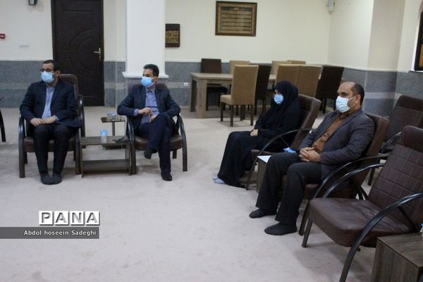 نشست مدیرکل قرآن، عترت و نماز وزارت آموزش و پرورش با نماینده ولی فقیه در استان و امام جمعه بوشهر