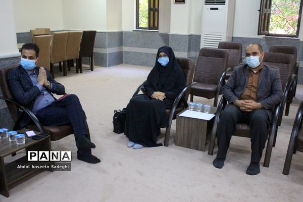 نشست مدیرکل قرآن، عترت و نماز وزارت آموزش و پرورش با نماینده ولی فقیه در استان و امام جمعه بوشهر