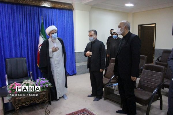 نشست مدیرکل قرآن، عترت و نماز وزارت آموزش و پرورش با نماینده ولی فقیه در استان و امام جمعه بوشهر