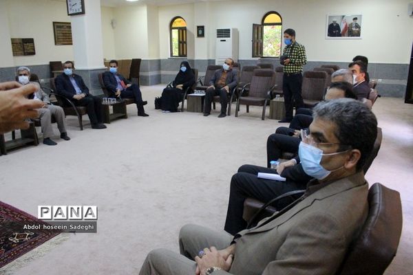 نشست مدیرکل قرآن، عترت و نماز وزارت آموزش و پرورش با نماینده ولی فقیه در استان و امام جمعه بوشهر