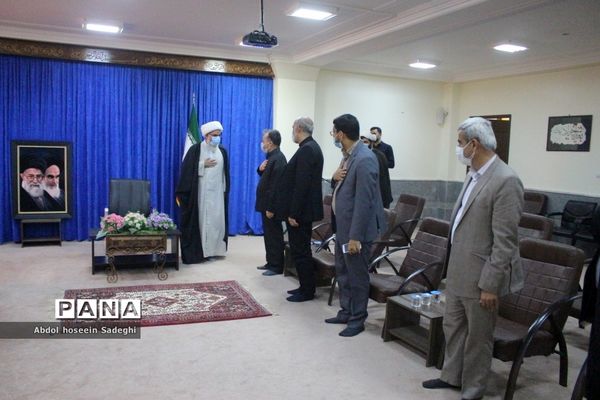 نشست مدیرکل قرآن، عترت و نماز وزارت آموزش و پرورش با نماینده ولی فقیه در استان و امام جمعه بوشهر