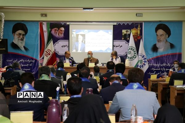 مراسم تجلیل از فعالان سازمان دانش‌آموزی خراسان رضوی(2)
