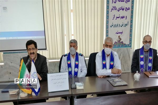 برگزاری جلسه هم‌اندیشی مربیان پیشتاز منطقه زواره
