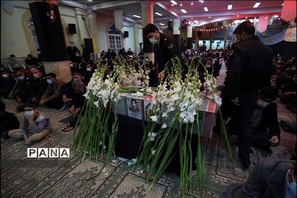 وداع مردم همدان با شهید «آقایی»