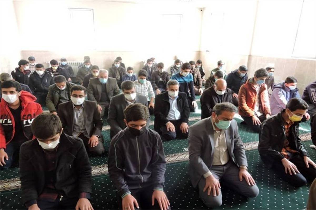 برگزاری همایش نماز در مدرسه مصلی نژاد شهرکرد