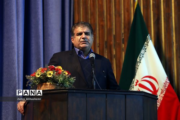 آیین تجلیل از معلمان پژوهنده برتر شهر تهران