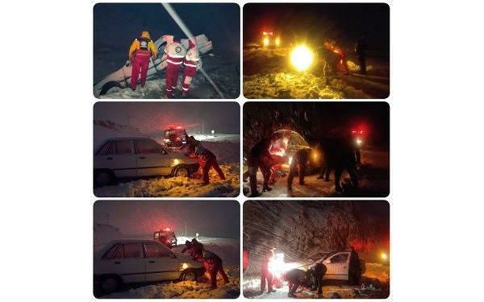 امدادرسانی  به مسافران گرفتار در برف