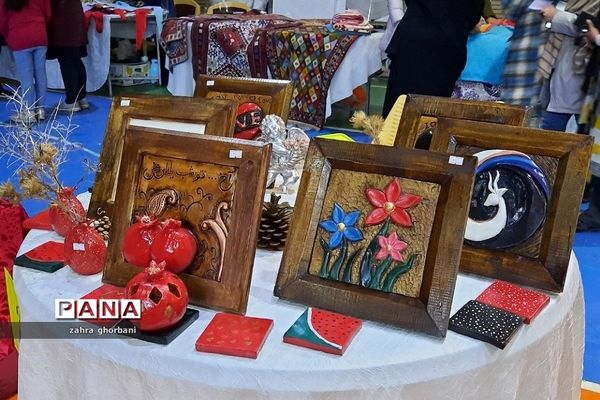 برگزاری نمایشگاه عرضه و فروش محصولات کارآفرینان شهرستان دماوند