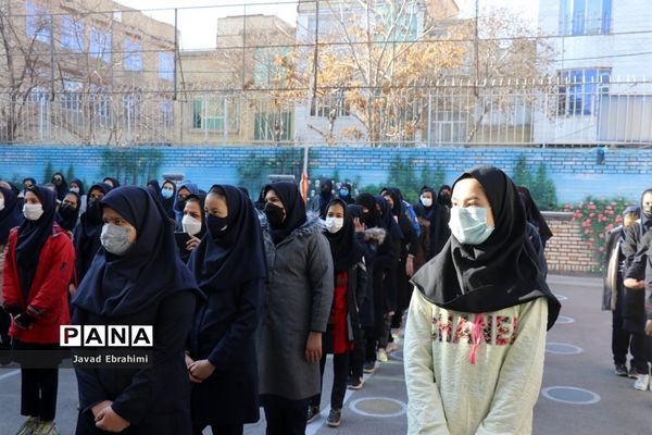 بازدید مدیر سازمان دانش‌آموزی خراسان‌رضوی از آموزشگاه تمام تشکیلاتی دکتر حداد ناحیه 5 مشهد