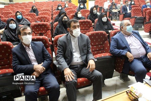 همایش استانی تجلیل از دانش‌آموزان و عوامل اجرایی جشنواره هفتم نوجوان خوارزمی در بوشهر