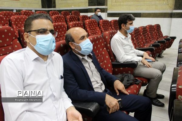 همایش استانی تجلیل از دانش‌آموزان و عوامل اجرایی جشنواره هفتم نوجوان خوارزمی در بوشهر