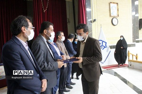 همایش استانی تجلیل از دانش‌آموزان و عوامل اجرایی جشنواره هفتم نوجوان خوارزمی در بوشهر