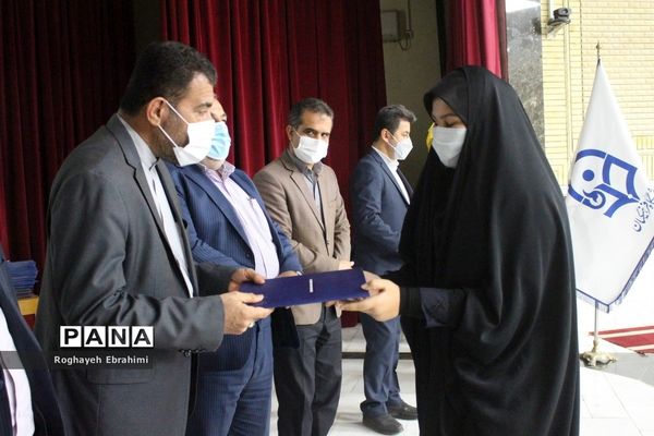 همایش استانی تجلیل از دانش‌آموزان و عوامل اجرایی جشنواره هفتم نوجوان خوارزمی در بوشهر