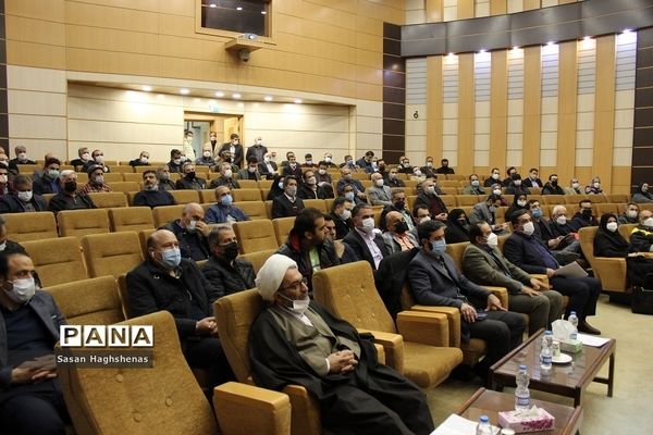 نشست مشترک فرماندار اسلامشهر با تولید‌کنندگان واحدهای صنفی و صنعتی