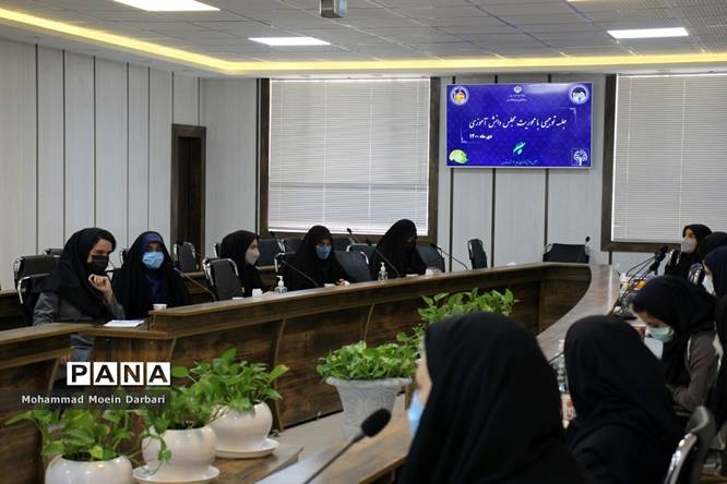 کارگاه آموزشی شورای دانشآموزی ناحیه ۳ مشهد مقدس