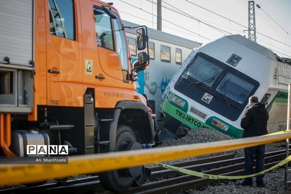 حادثه برخورد دو دستگاه قطار مترو کرج - تهران