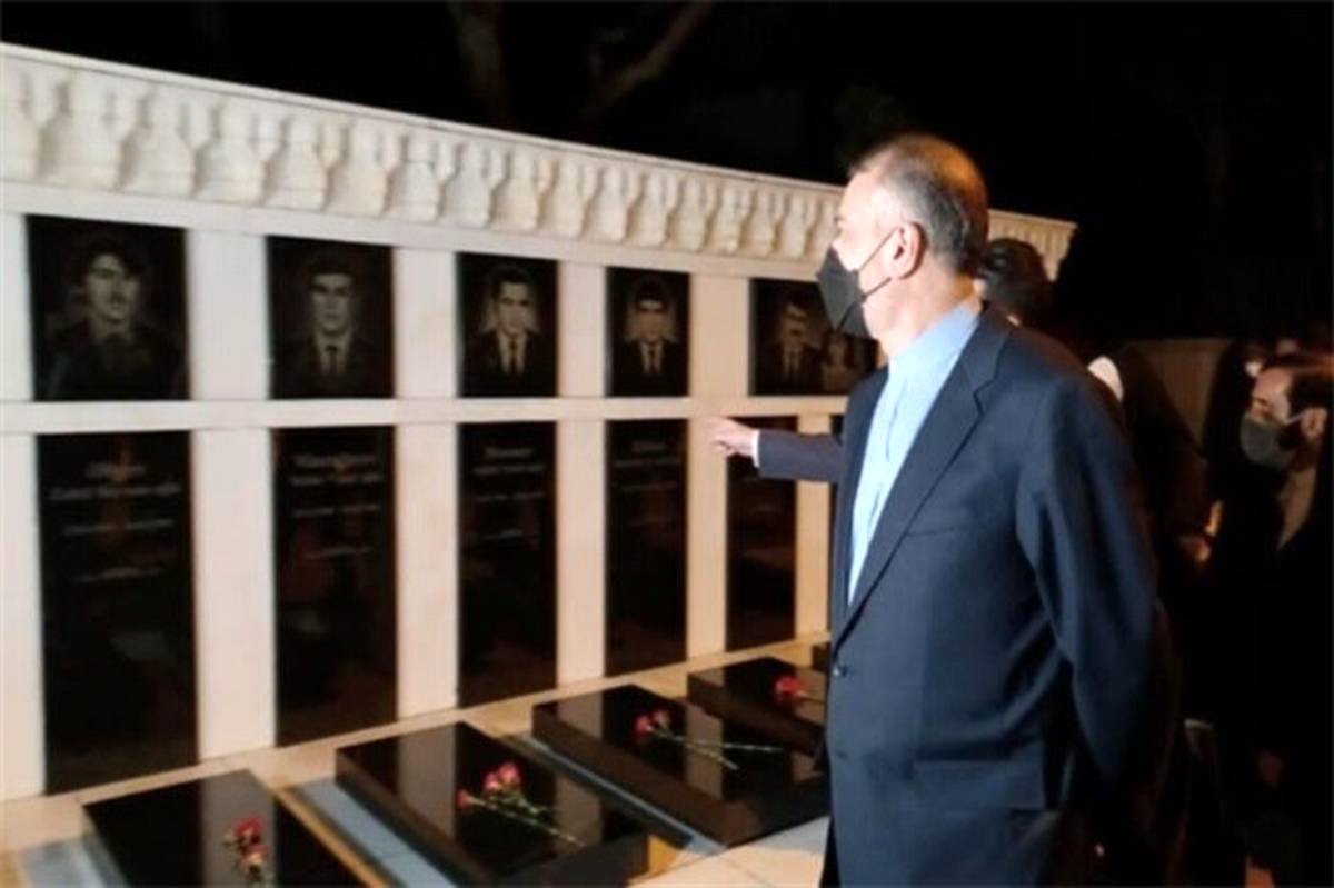 بازدید امیرعبداللهیان از مجموعه یادبود«شهیدلر» درجمهوری آذربایجان