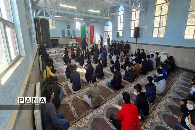 برگزاری طرح ملی لالههای روشن درآموزشگاه پسرانه شهید تات جوادآباد