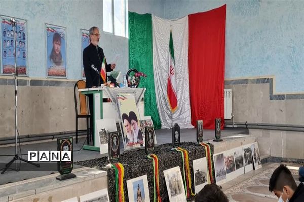 برگزاری طرح ملی لاله‌های روشن درآموزشگاه پسرانه شهید تات جوادآباد