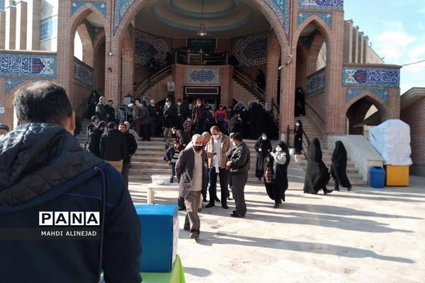 آیین نماز جمعه شهرستان پردیس در مسجد الغدیر