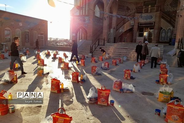 توزیع بسته معیشتی بین نیازمندان  شهرستان پردیس