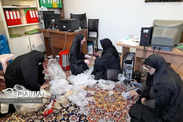 توزیع بسته معیشتی بین نیازمندان  شهرستان پردیس