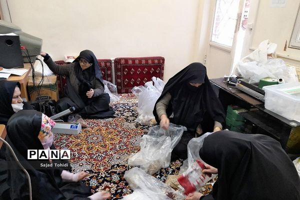 توزیع بسته معیشتی بین نیازمندان  شهرستان پردیس