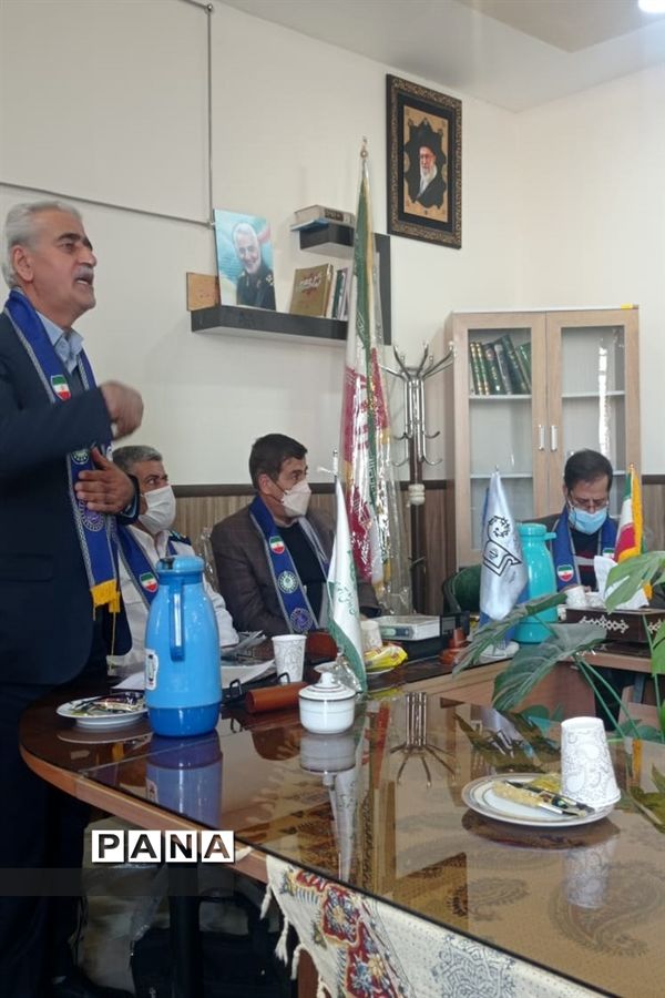 برگزاری جلسه هم‌اندیشی مربیان پیشتاز شهرستان  ورزنه