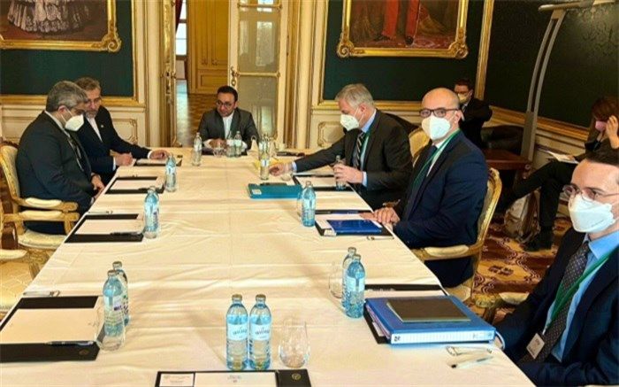 رایزنی مذاکره‌کننده ارشد ایران با انریکه مورا و تروئیکا