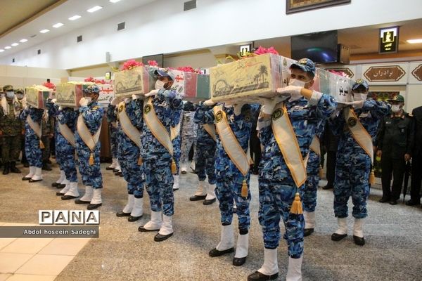 استقبال از پیکر شهیدان گمنام در بوشهر