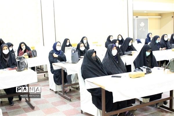 کارگاه آموزشی بازمهندسی و تجلیل از مربیان برتر تشکیلات پیشتازان شهرستان بافق