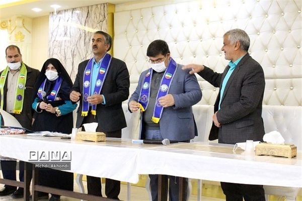 کارگاه آموزشی بازمهندسی و تجلیل از مربیان برتر تشکیلات پیشتازان شهرستان بافق